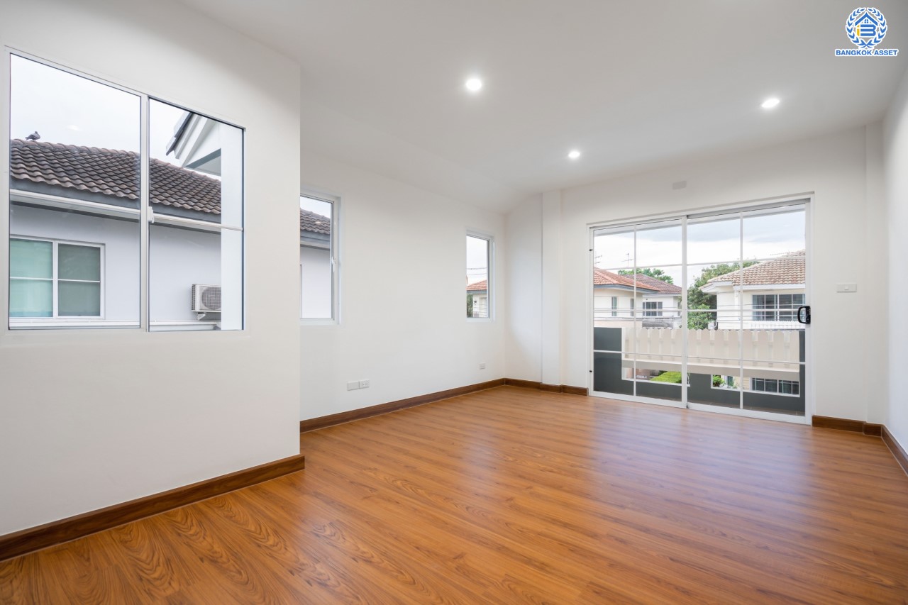 บ้านมือสองตกแต่งใหม่ ม.ชลลดา วัดลาดปลาดุก คุณภาพระดับ L&H บนเนื้อที่ 52.2 ตร.ว. ฟังก์ชัน 3 ห้องนอน 2 ห้องน้ำ 3 ที่จอดรถ บนทำเลศักยภาพ เพียง 15 นาทีถึง เซ็นทรัลเวสท์เกต ใกล้รถไฟฟ้าสายสีม่วง "สถานีคลองบางไผ่"...